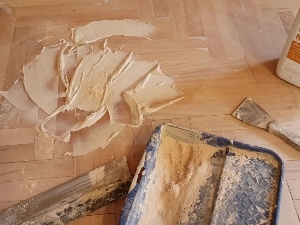 Szpachlowanie Parkietu